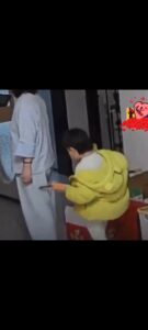 جاب العصاية لأمه وهى بتتشاجر مع ابوه 😂